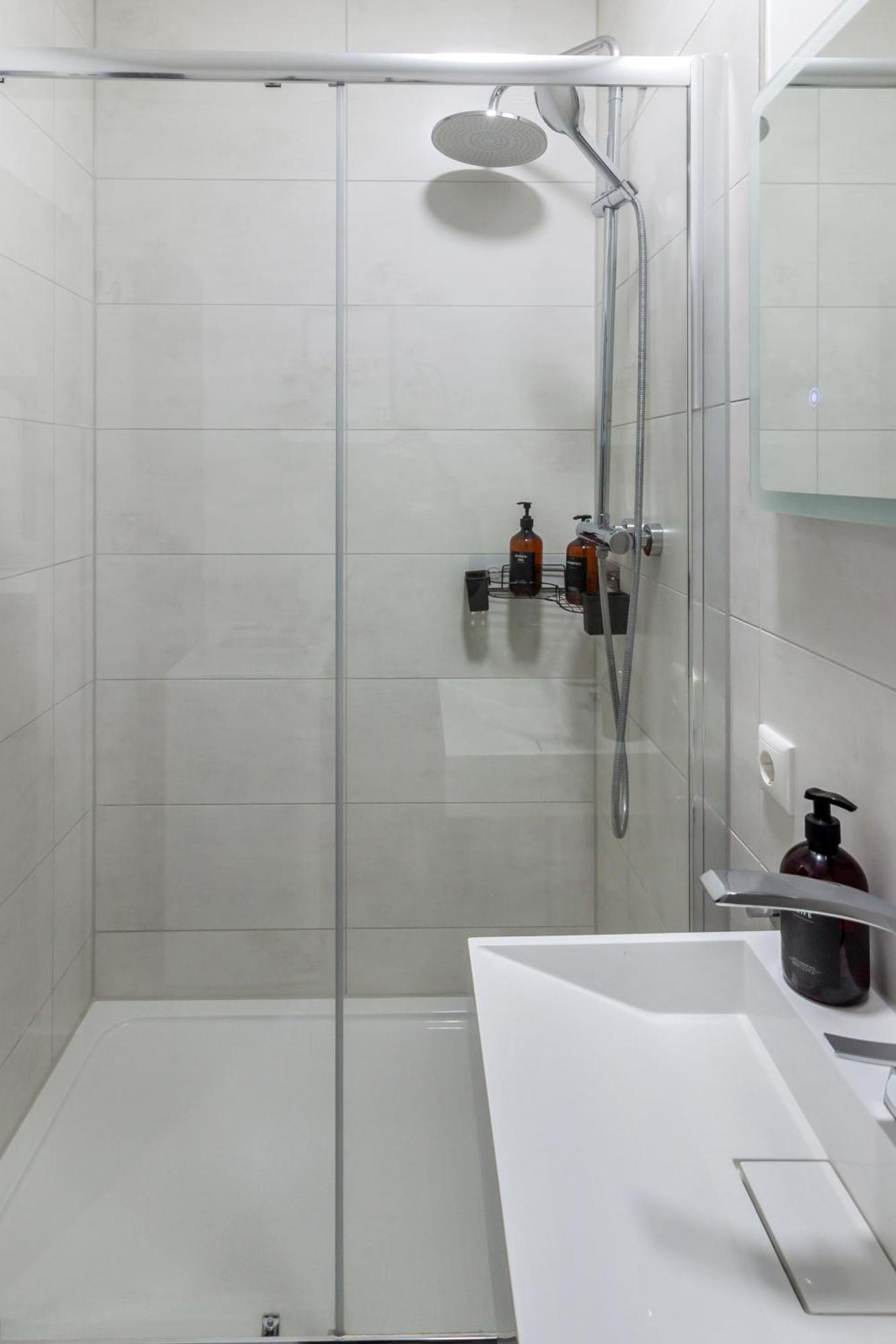 מגדבורג Ferienwohnung Domspatz Mit Klimaanlage מראה חיצוני תמונה